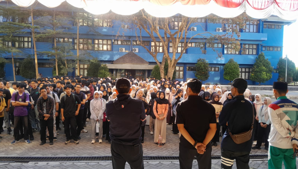 UPI Cibiru Bergerak Bersama: Kerja Bakti dan Penanaman Pohon, Wujudkan Kampus Hijau dan Berkelanjutan